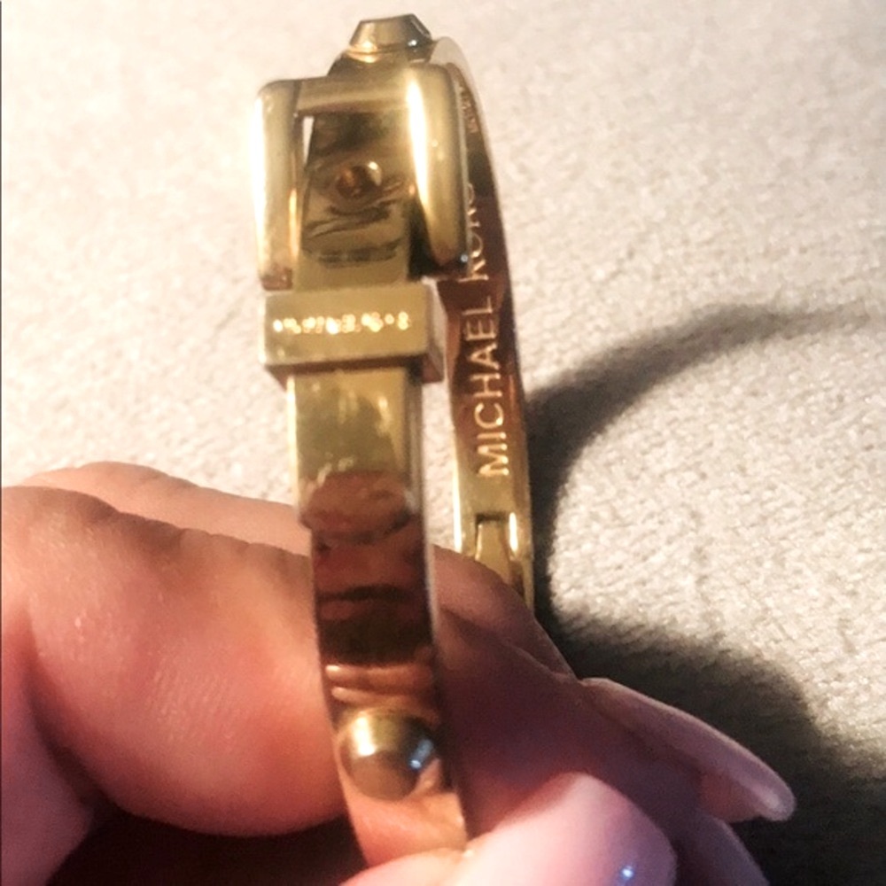Michael Kors Gold Tone Clasp Bracelet